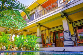 Отель Adi Homestay  North Kuta